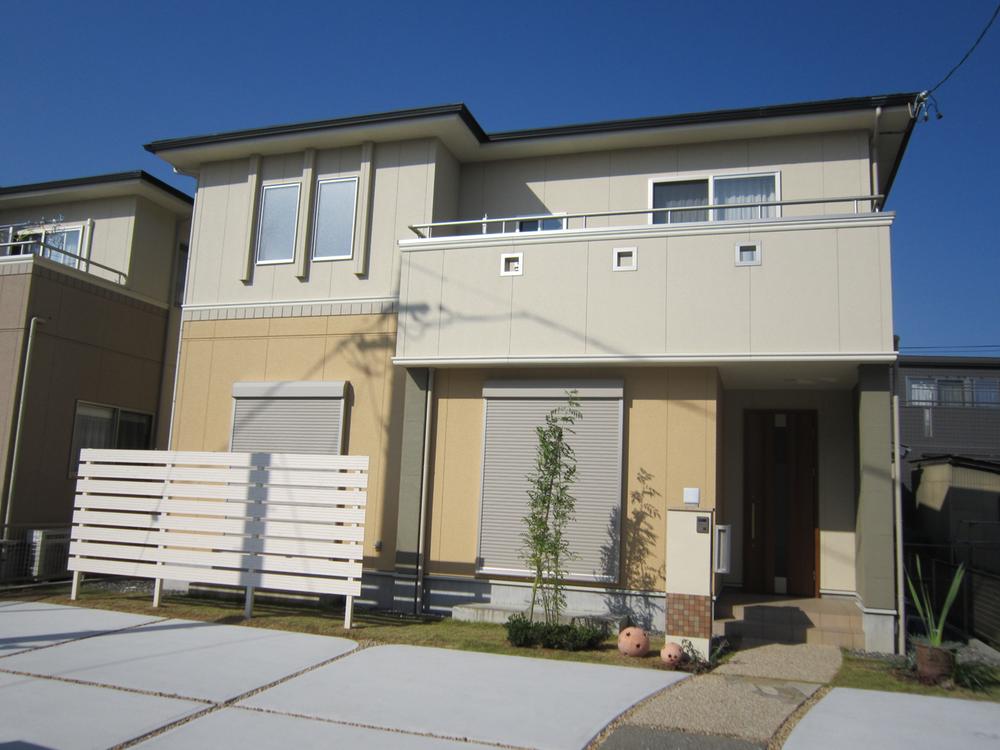 Local appearance photo. Exterior Photos Turnkey! You too late fiscal year tenants! furniture ・ With curtain