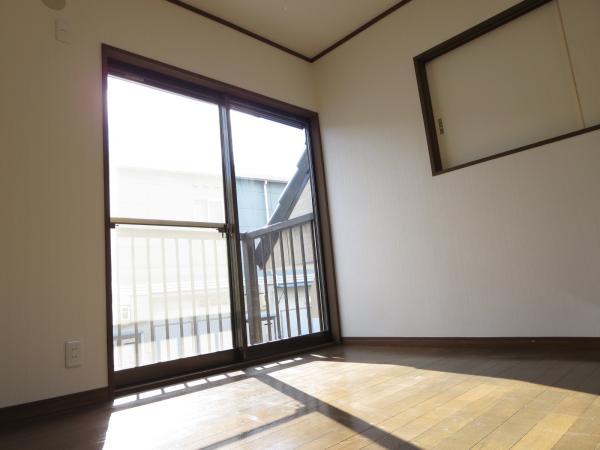 Non-living room. Western-style of mezzanine. 