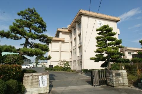 Primary school. Iwata 2030m until the municipal Eastern Elementary School