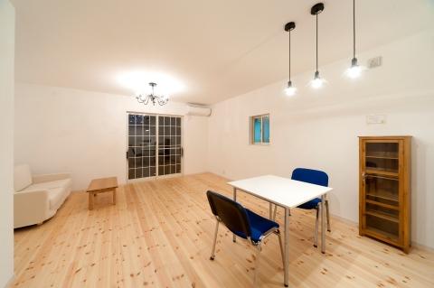 Living. Solid floor comfortable living