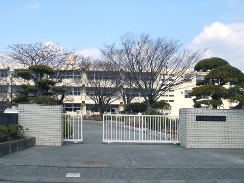 Primary school. Iwata Municipal Iwata to South Elementary School 640m