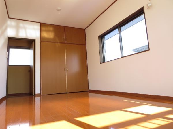 Non-living room. On the second floor Western-style There is also a storage. 