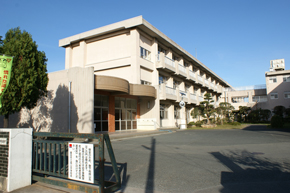 Junior high school. Shiroyama 1140m until junior high school