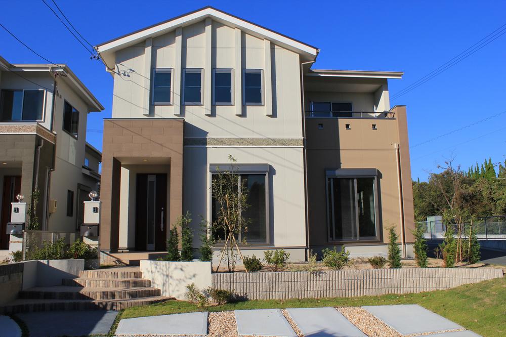 Local appearance photo. Local shooting