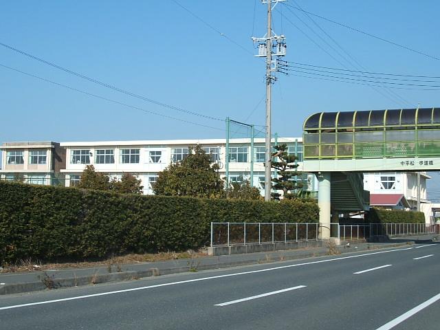 Primary school. Iwata Municipal Ryuyo 2201m to East Elementary School