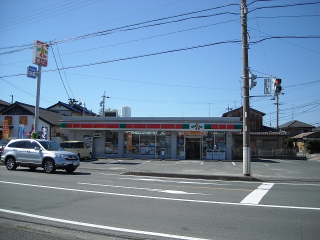 Convenience store. 990m until Sunkus Okada store (convenience store)