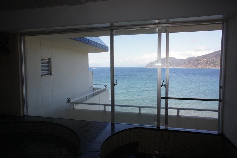 Bathroom. Overlooking the sea from the hot-spring baths