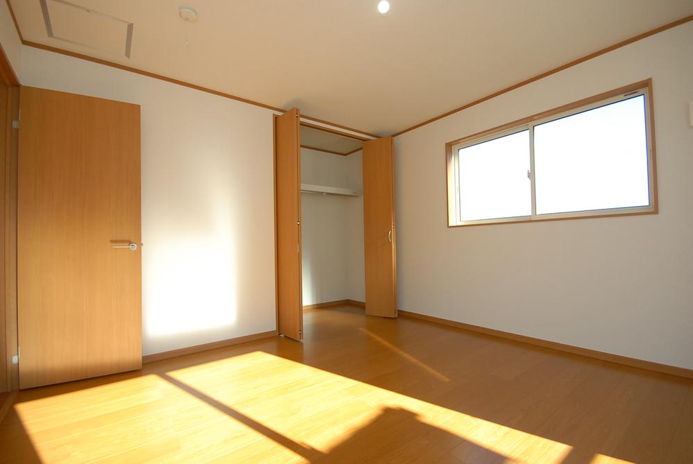 Non-living room. 2 Kaikyoshitsu Good per sun