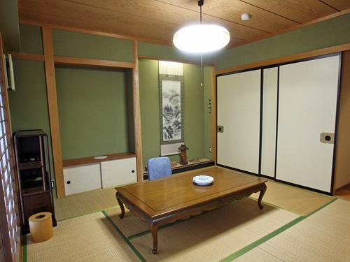 Non-living room. Japanese-style room with a large closet