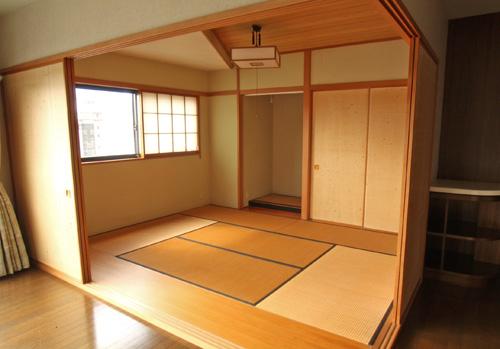 Non-living room. There and happy Japanese-style room