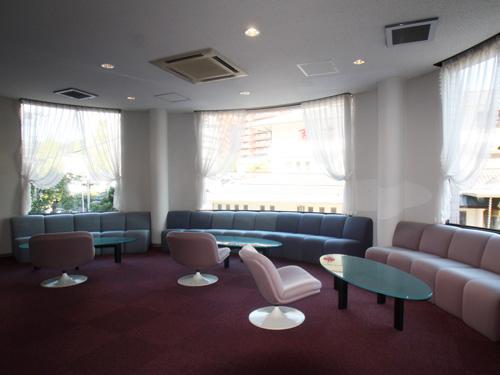 Other common areas. 2nd floor lounge