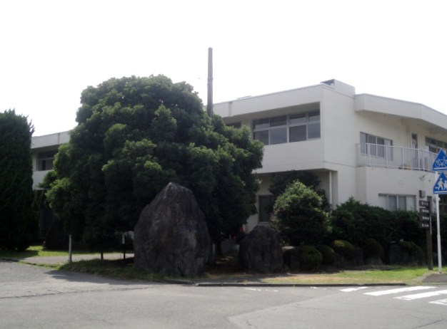 high school ・ College. Shizuoka Prefectural Nirayama High School (High School ・ NCT) to 903m