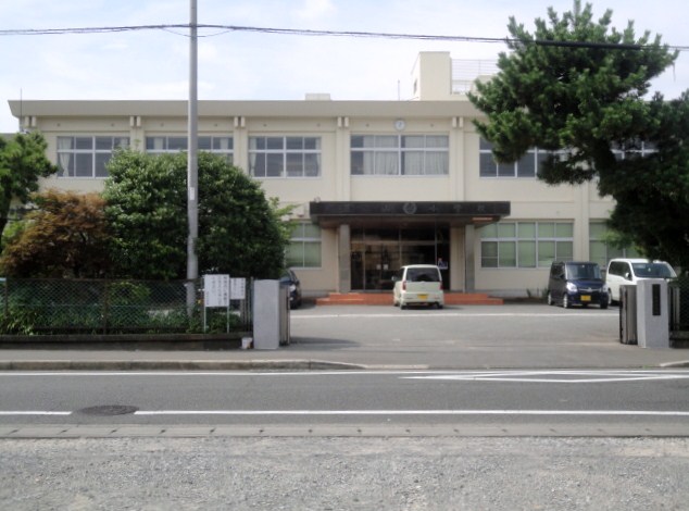 Primary school. Izunokunishiritsu Nirayama up to elementary school (elementary school) 290m