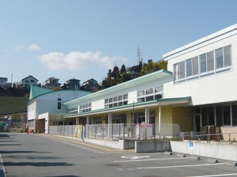 kindergarten ・ Nursery. To healthy kindergarten section 1100m