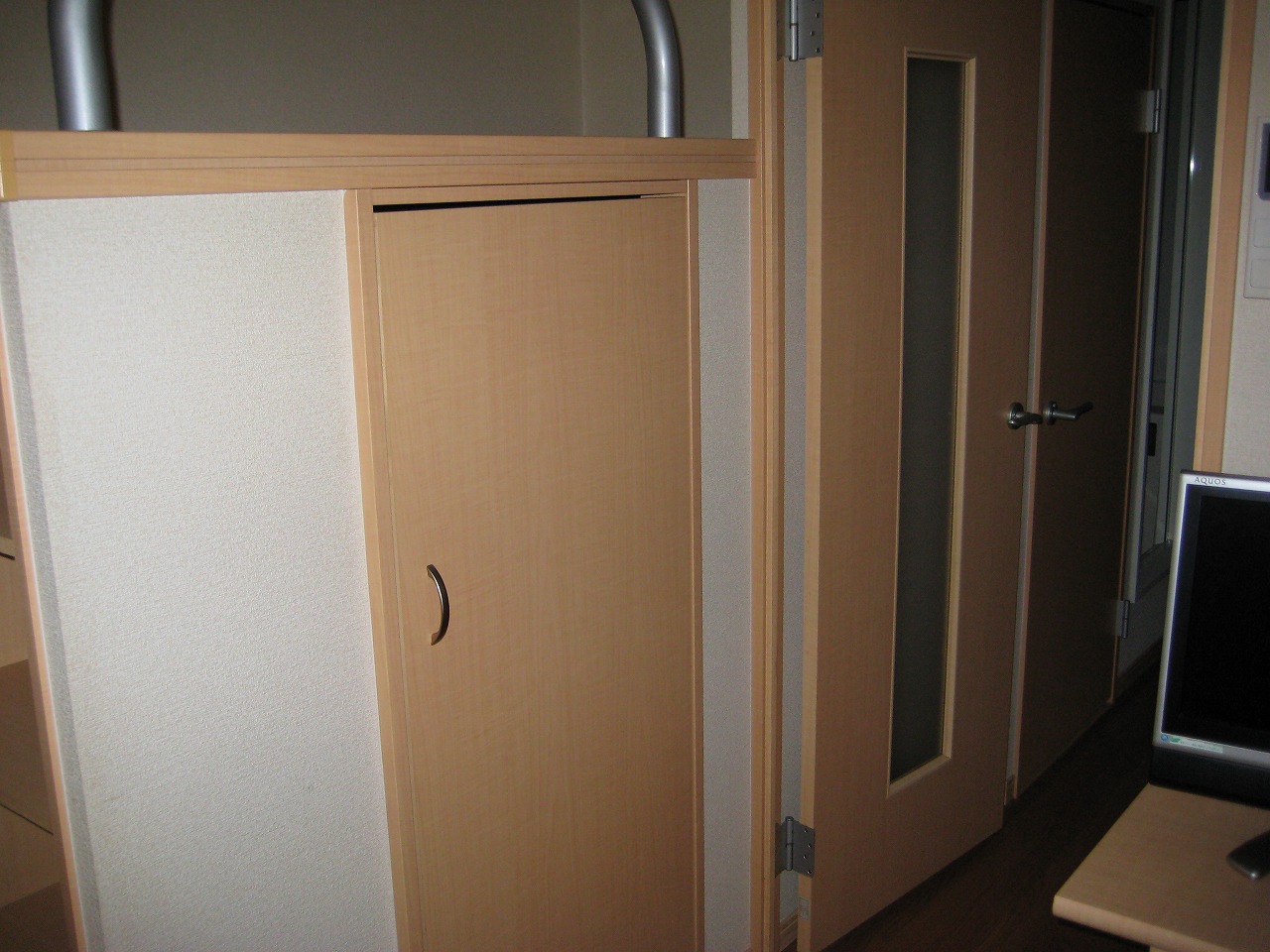 Receipt. Walk-in closet