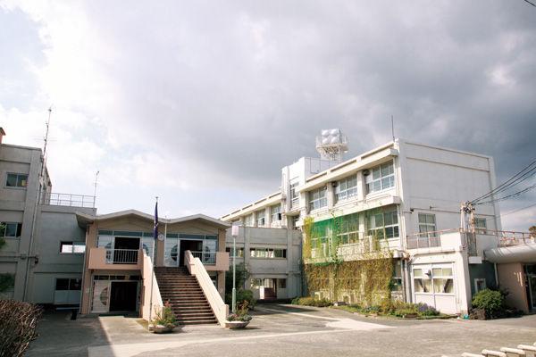 Primary school. Kakegawa 819m to stand center elementary school