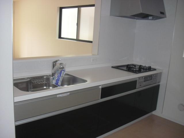 Kitchen. Room (August 2013) Shooting * 4 Building