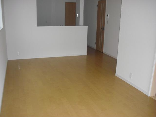 Living. Local (August 2013) Shooting * 5 Building