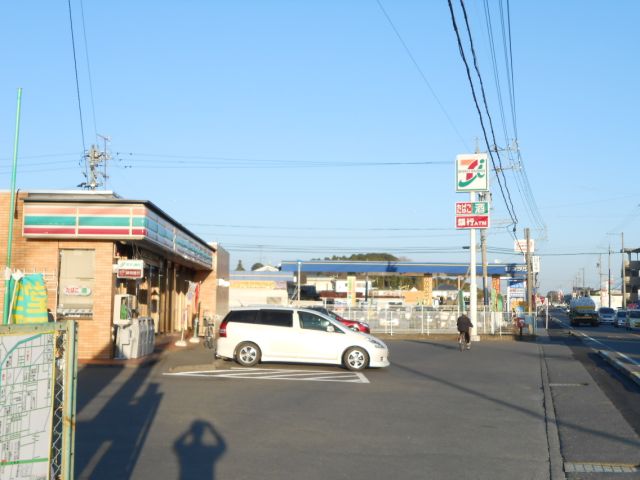 Convenience store. 1400m to Seven-Eleven (convenience store)