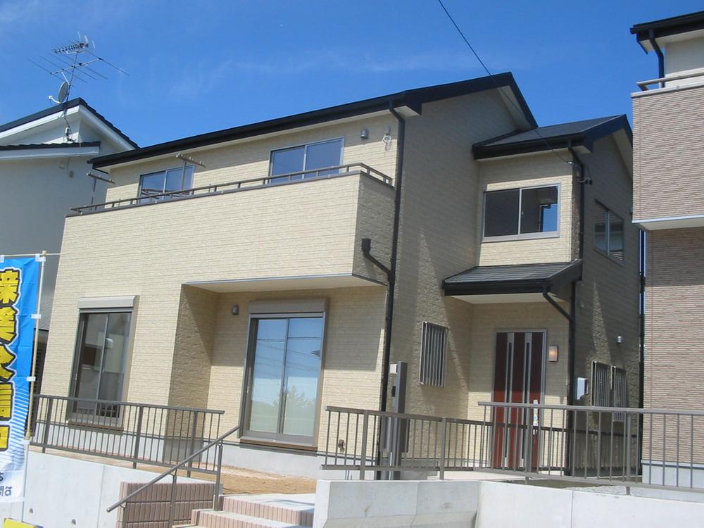 Local appearance photo. Local (09 May 2013) Shooting