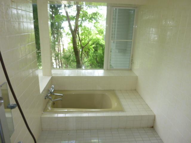 Bathroom. It is a bathroom with a hot spring. Heal the fatigue of the day! ! 
