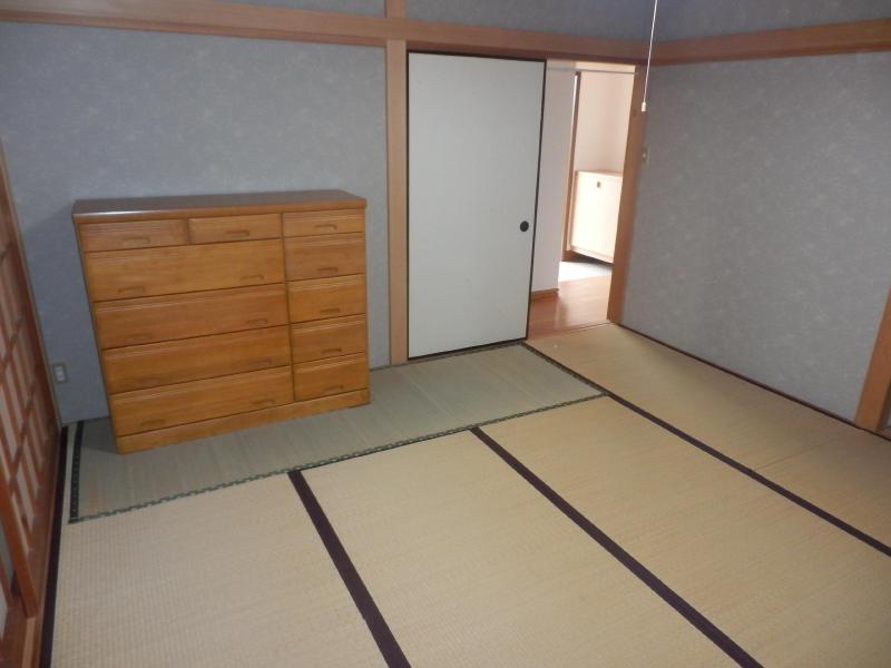 Living and room. 8 Pledge of large Japanese-style room
