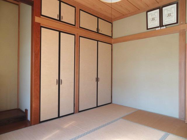 Non-living room. 1 floor south Japanese-style room