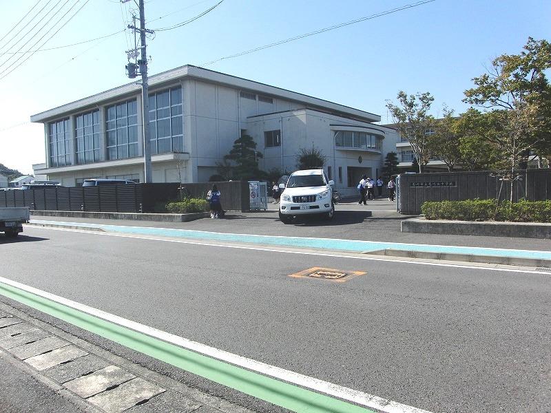 Junior high school. Kikukawa West Junior High School