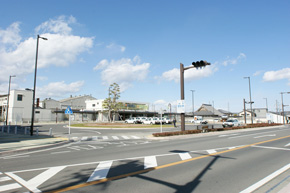 Other Environmental Photo. JR "Kikugawa" 1070m landscaped the front of the station to the station has a wide road, Also driving ease likely