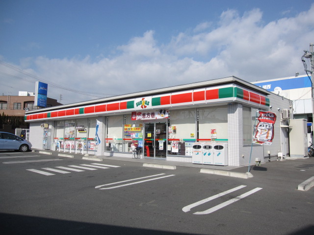 Convenience store. 235m until Thanksgiving new house Nakanogo store (convenience store)