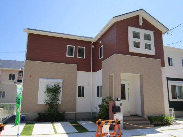 Local appearance photo. 6-16 compartment 