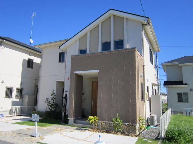 Local appearance photo.  15-11 compartment