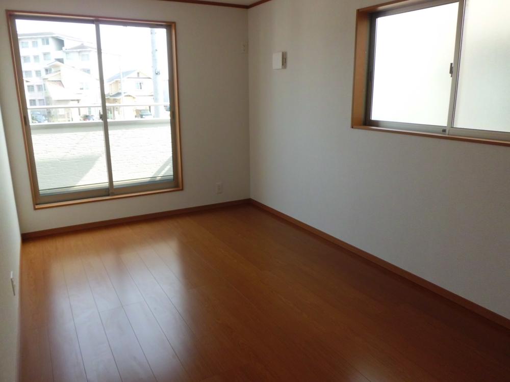 Non-living room. Local (September 2013) Shooting