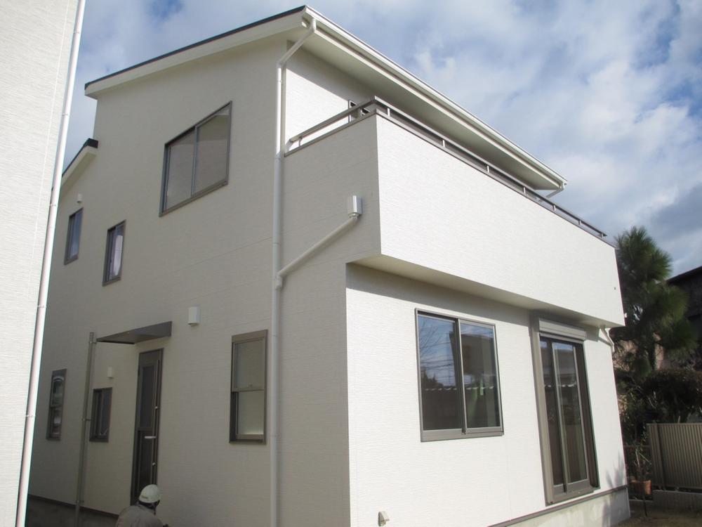 Local appearance photo. Local shooting No.5 Possible preview Turnkey Wide balcony is attractive