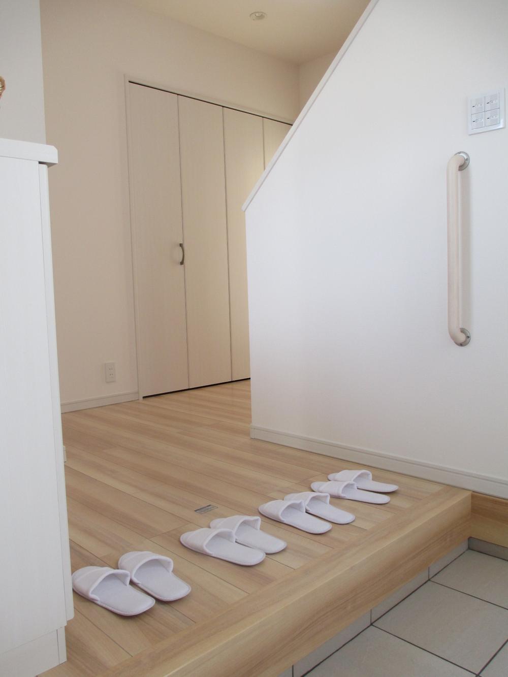 Entrance. Local shooting Large storage of entrance and entrance hall No.5