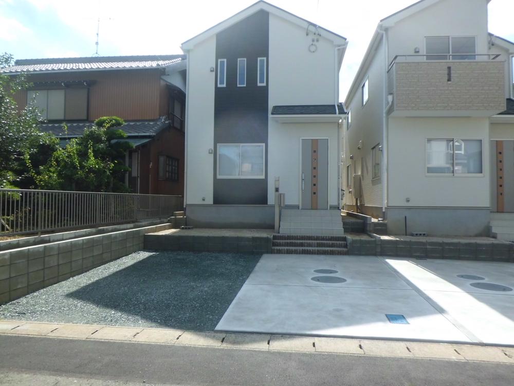 Local appearance photo. Local (10 May 2013) Shooting