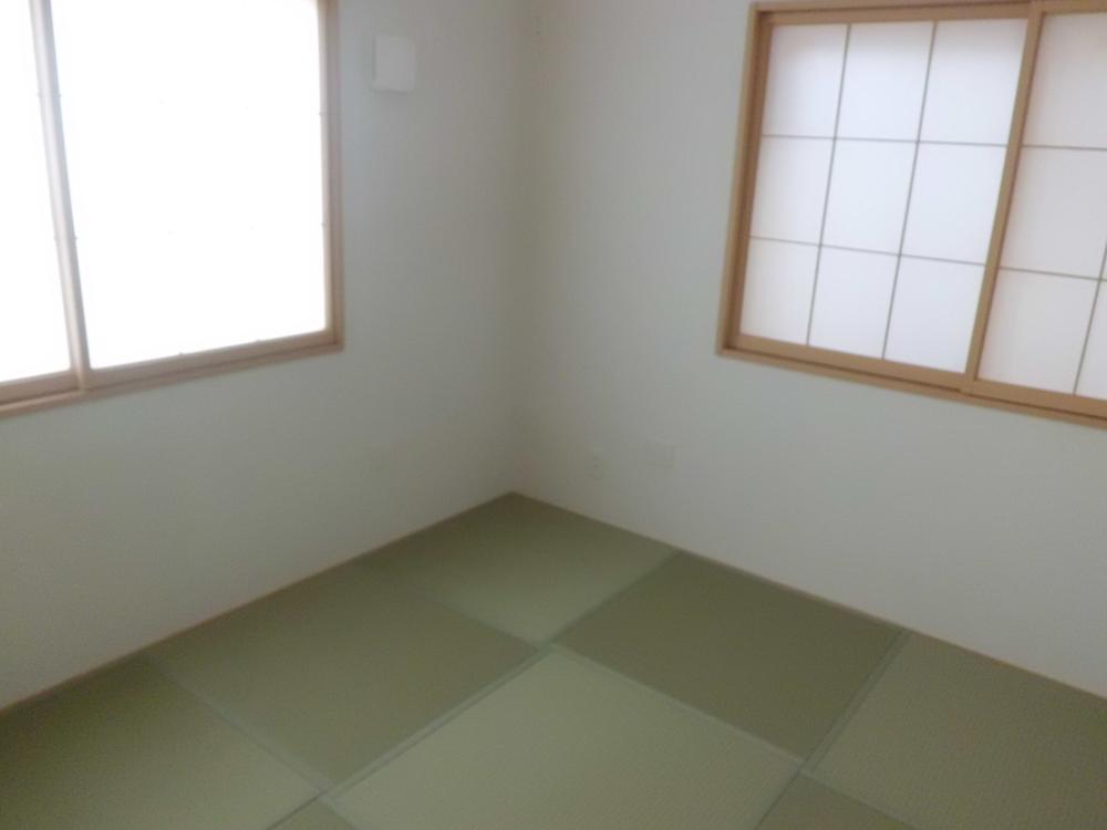 Non-living room. Local (10 May 2013) Shooting