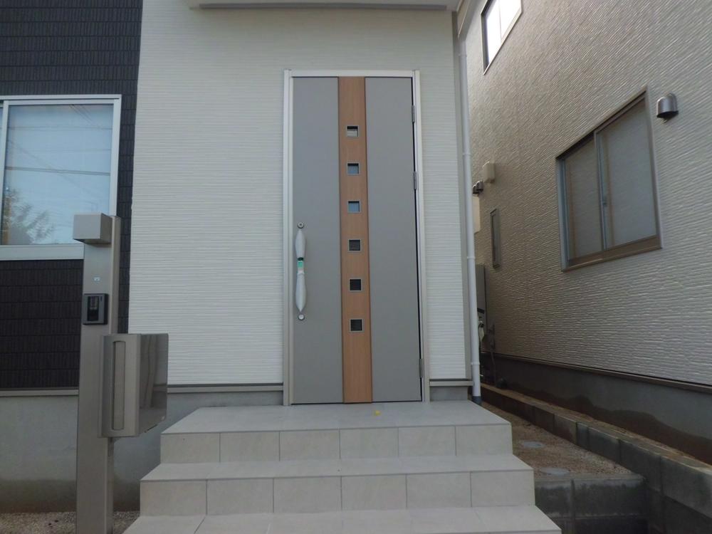 Entrance. Local (10 May 2013) Shooting