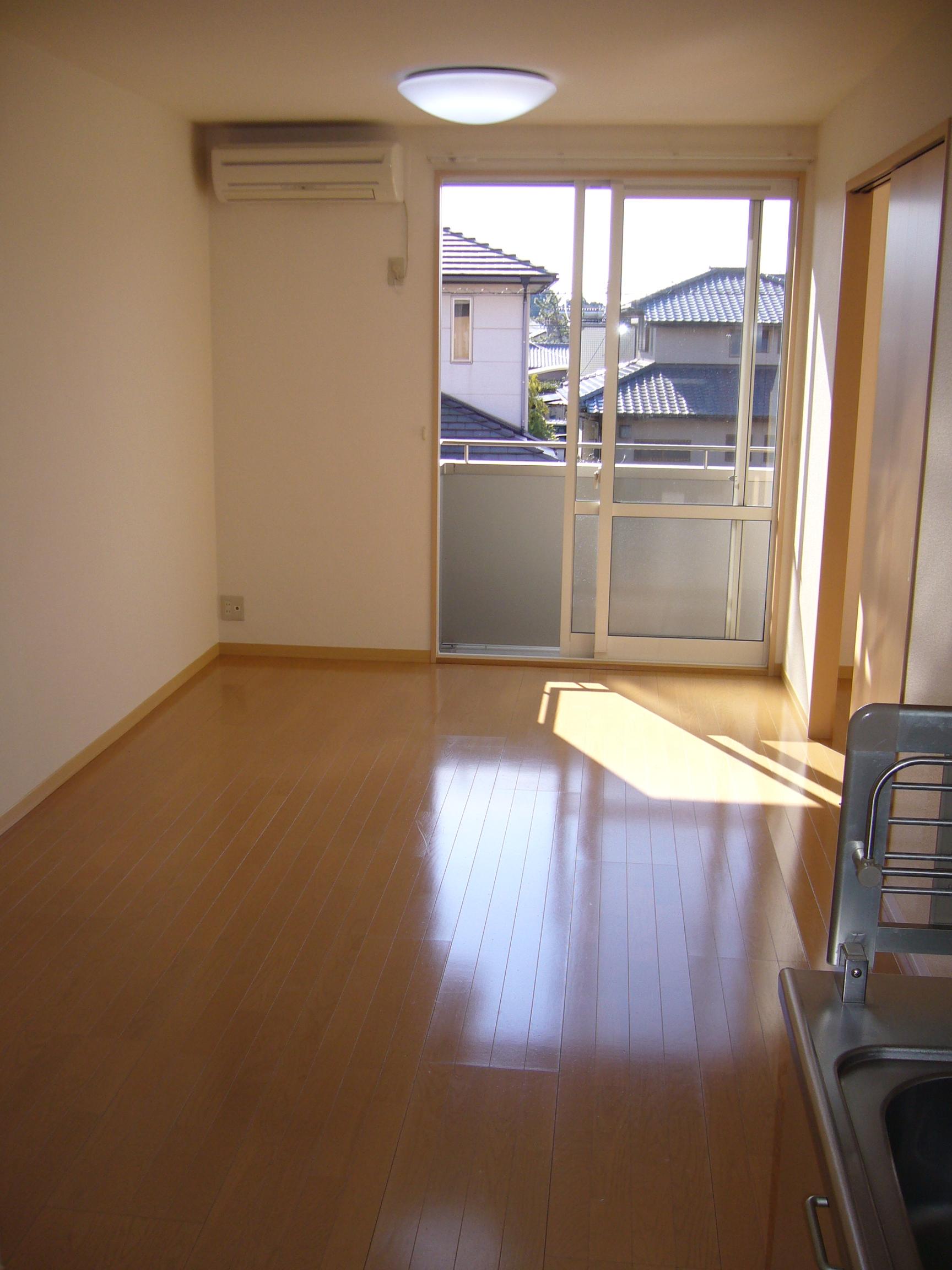 Living and room. Bright living room flooring! With lighting equipment!