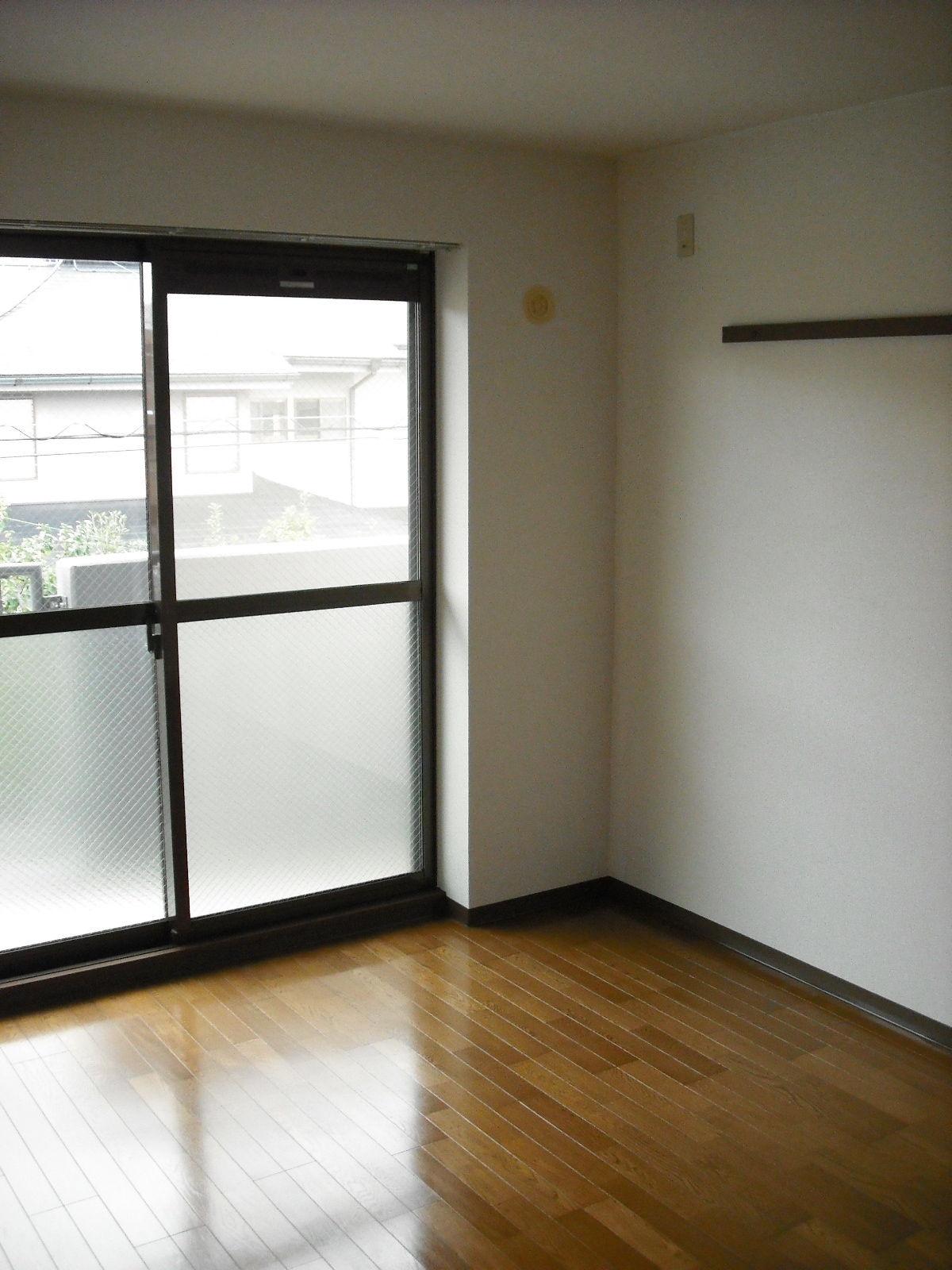 Other room space. South-facing Western-style A