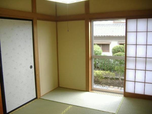 Non-living room. This Japanese-style room is be nice to the tea house, We finish with diatomaceous earth
