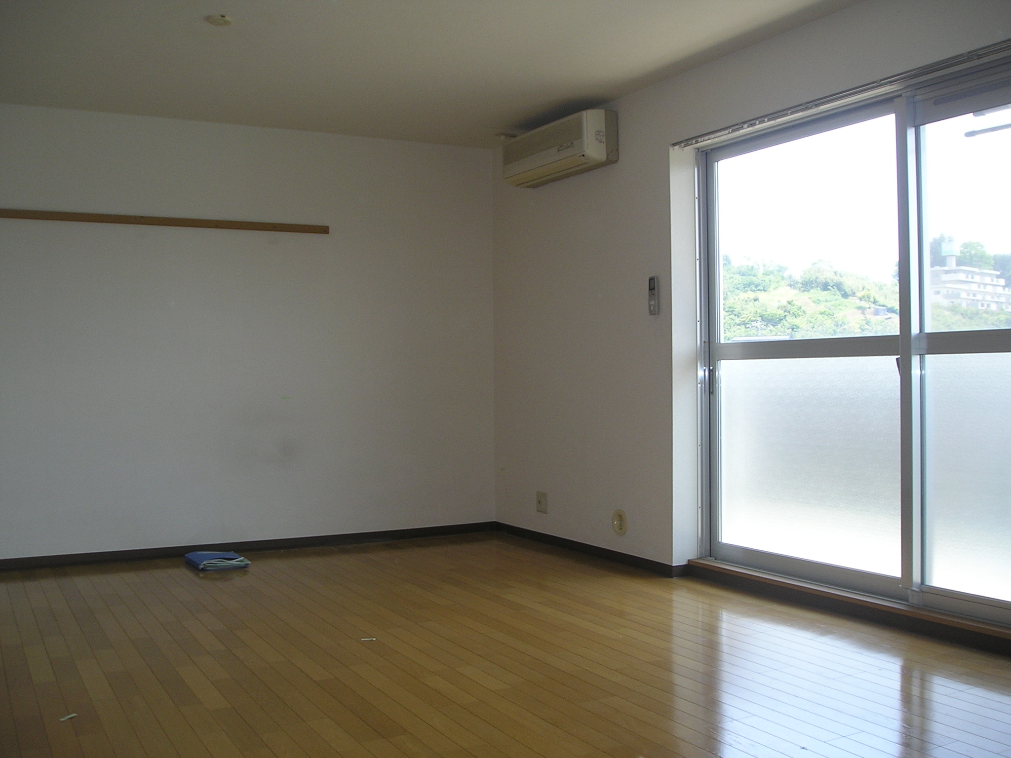 Living and room. Air-conditioned in large LDK