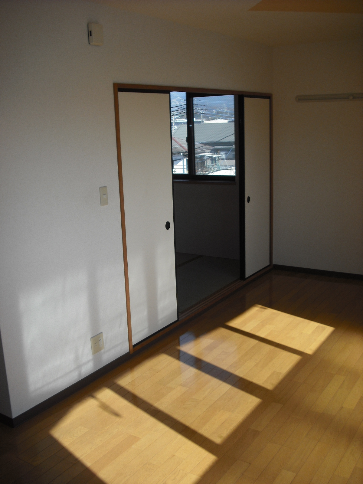 Other room space. In large LDK and to open the Japanese-style room