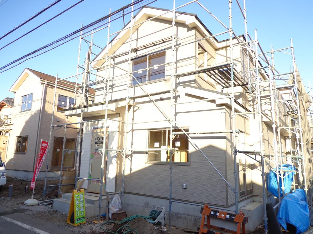 Local appearance photo. Building 3