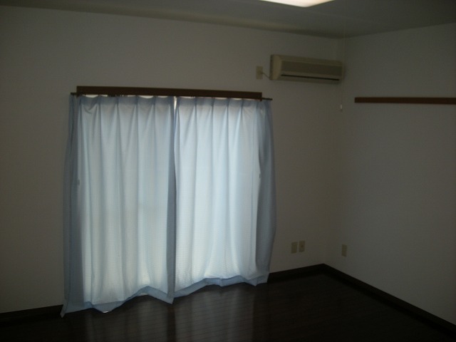 Living and room. Reference image (corner room type)