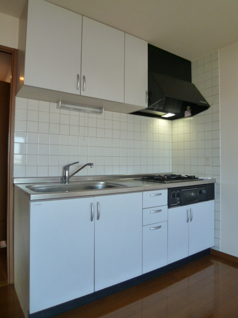 Kitchen. 3-neck with stove grill
