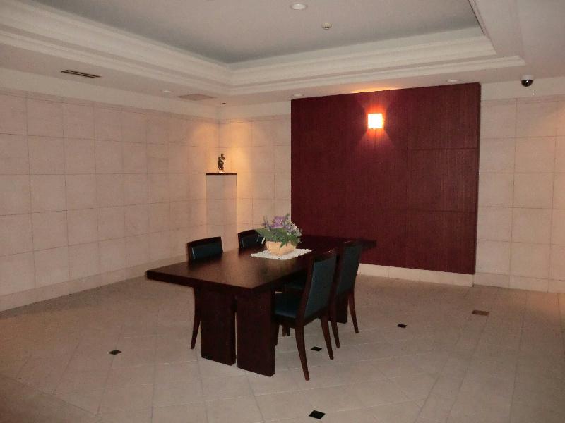 Other common areas. Lounge