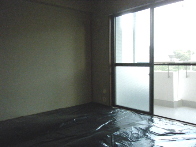 Living and room. Is a Japanese-style room.