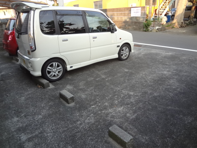 Parking lot.  ☆ On-site parking ☆