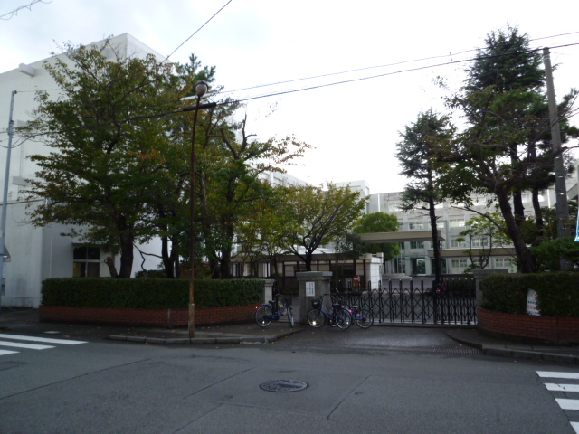 Primary school. 776m to Numazu Ryugai North Elementary School (elementary school)